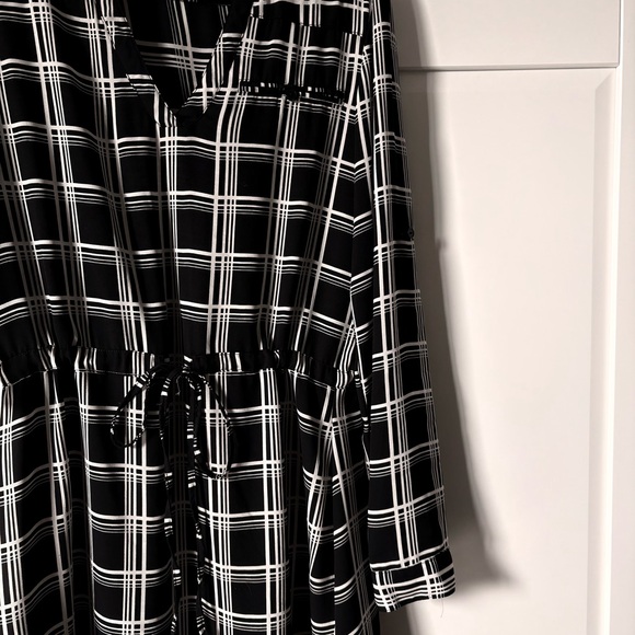 SEDUCTIONS Wild Fable Black and White Checkered Long Sleeve Dress - Picture 5 of 8